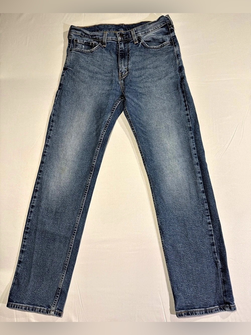 Levi’s Men’s 505 W32 L32 Straight Leg Distressed Medium Wash Denim Jeans